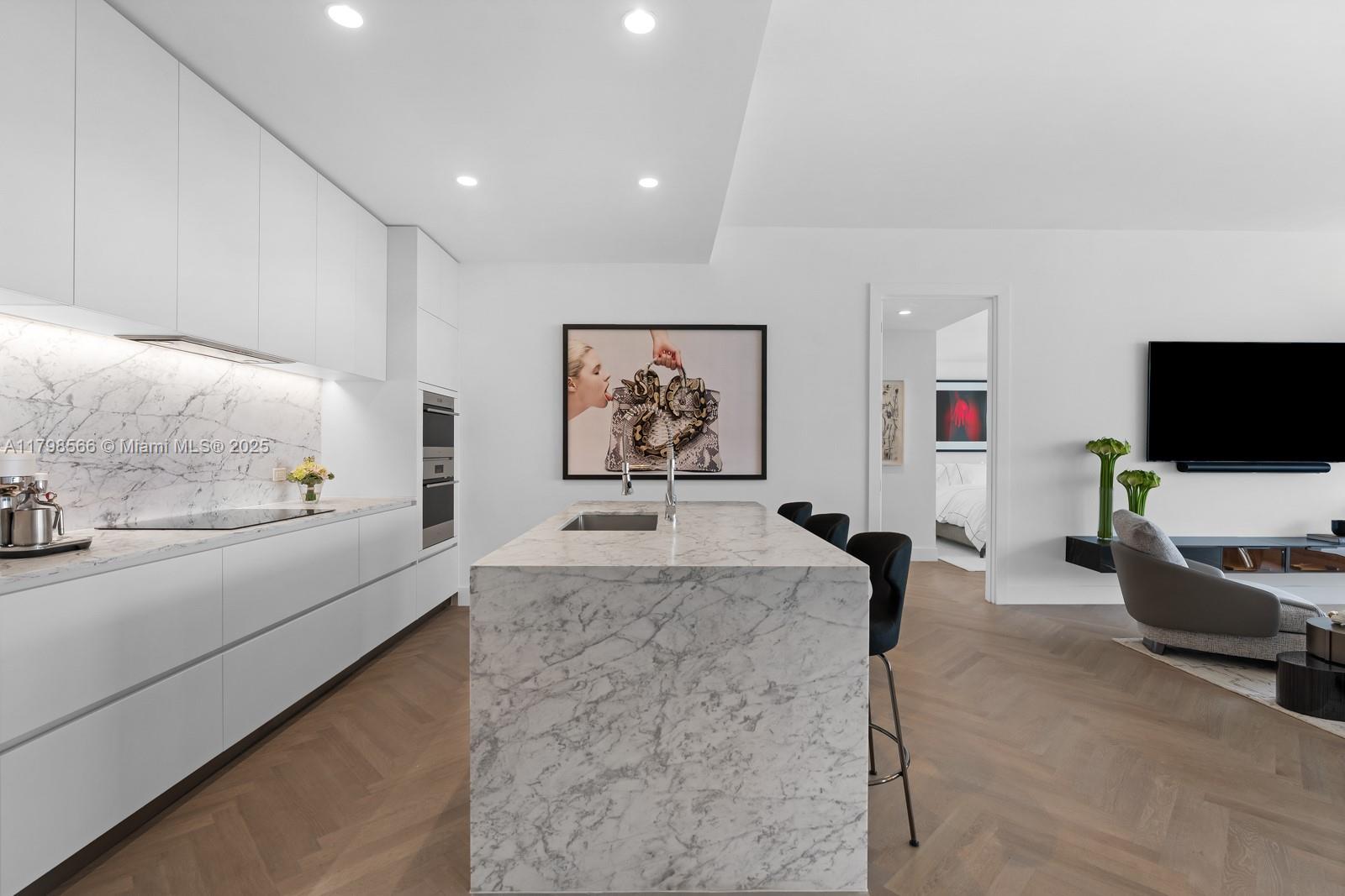 5775 Collins Ave 1005