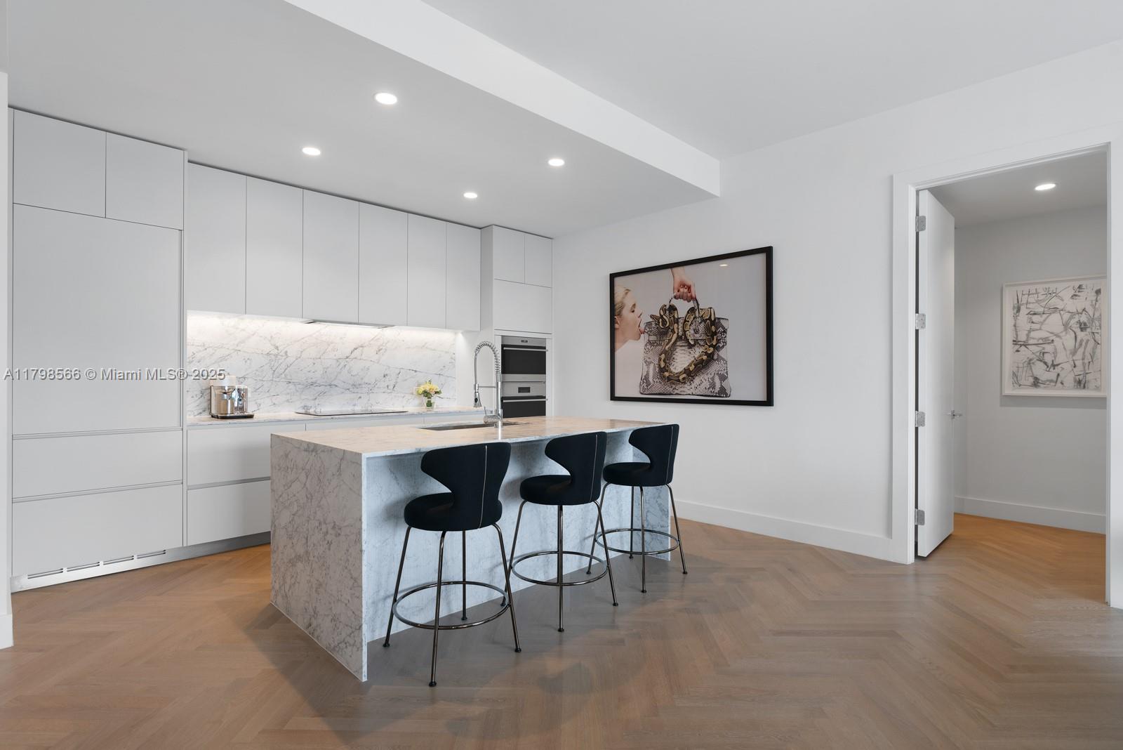 5775 Collins Ave 1005