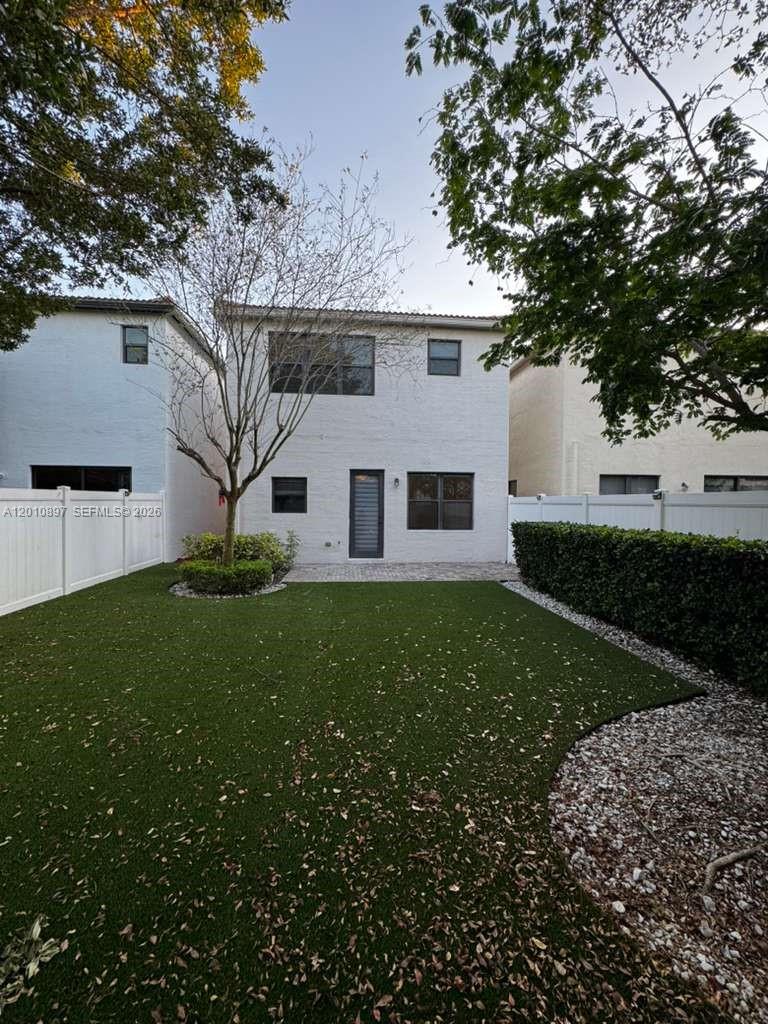 CHAMPION LAKES - Residential