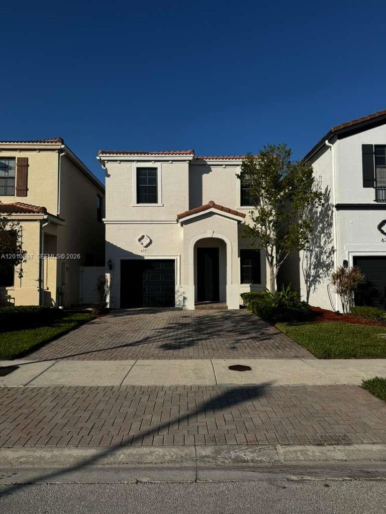 CHAMPION LAKES - Residential