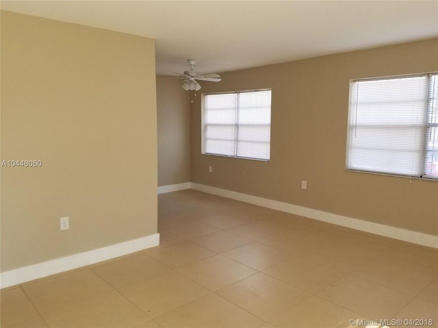 Remodeled Ready to move-in duplex 2 bedrooms and 1 bathroom. Tenants must have 600 up Credit Scored, Police report, employment verification and proof of income. PETS ALLOW with $350 Deposit. l/a 800sqft, tenant responsible to pay utilities. Move EASY SHOW.