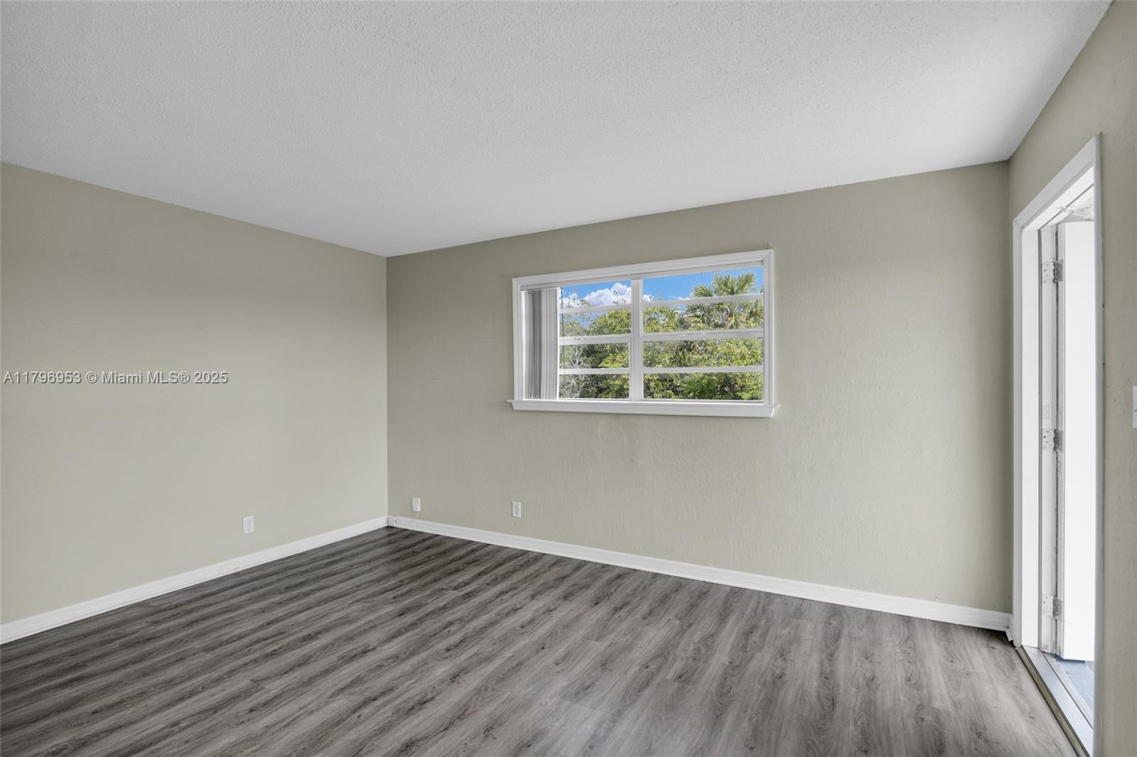 PALM BEACH GARDENS ESTATE - Residential Lease