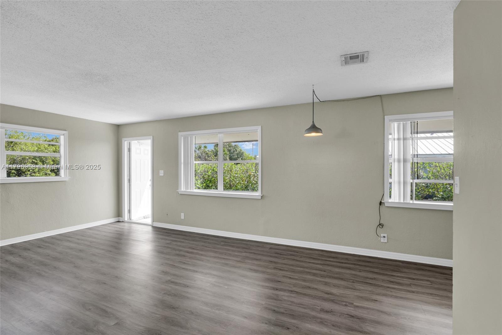PALM BEACH GARDENS ESTATE - Residential Lease