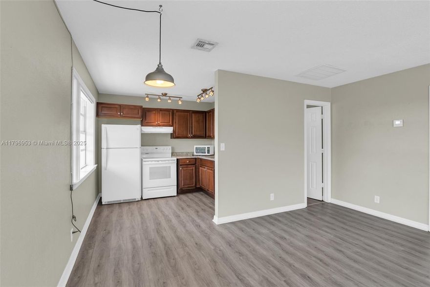 Remodeled spacious 2 bedroom/1.5 bathroom unit with Washer & Dryer inside, great location with excellent
schools. Updated kitchen and tile floors. 2 designated off-street parking spots, motorcycles allowed. Rent includes
lawn care. Pets allowed with restrictions & non-refundable $400 pet fee. Short distance to dog parks, Publix,
Costco, I-95 and Gardens Mall. First, Last & Security to move-in. Must provide credit report, current ID and 3 most
recent pay stubs with rental application form and Offer-to-lease form. Quick approval process. (RentSpree
application preferred)