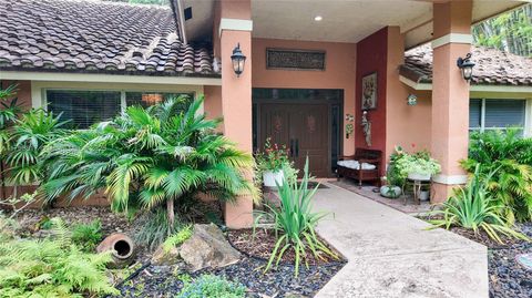 95 E Westwood Cir E West Palm Beach FL 33411