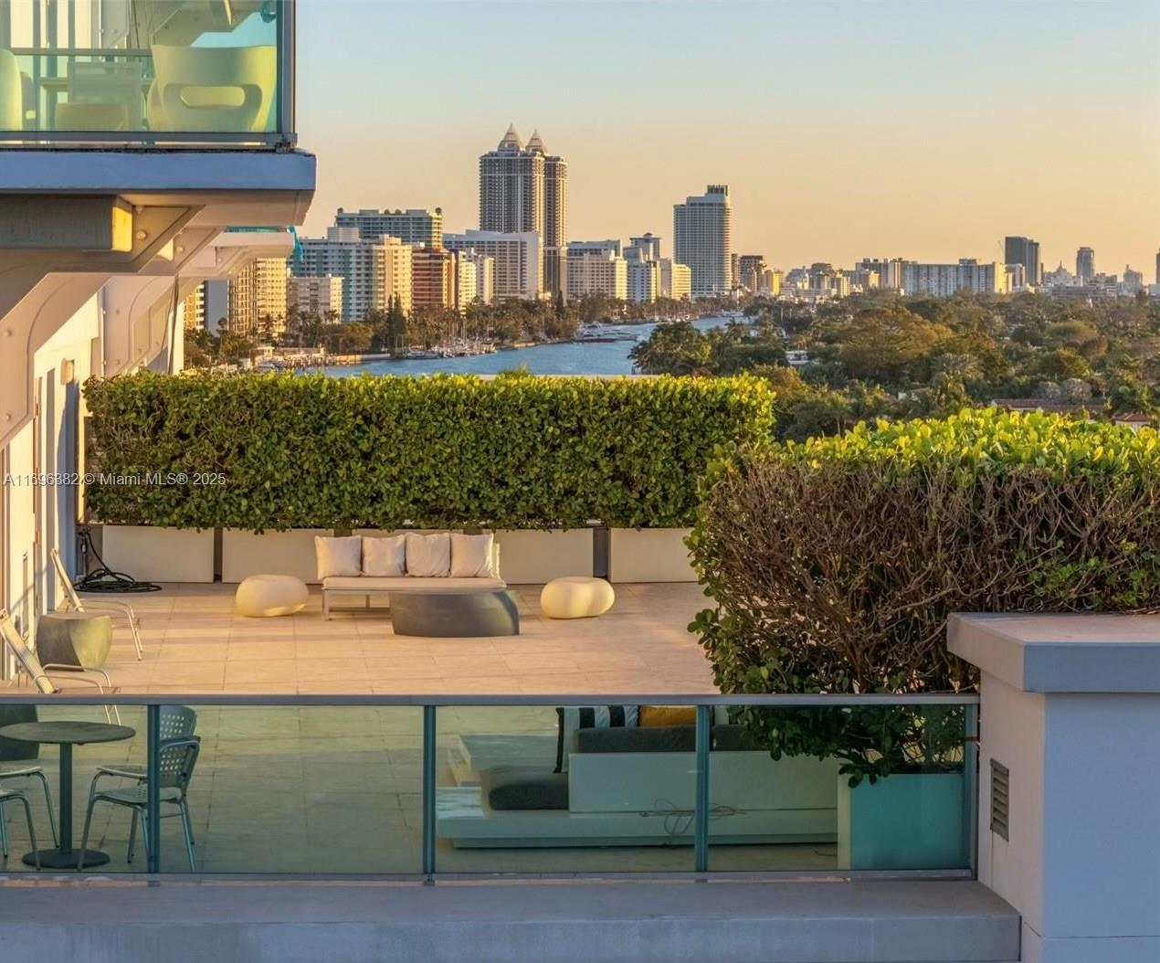CHATHAM AT AQUA CONDO - Residential