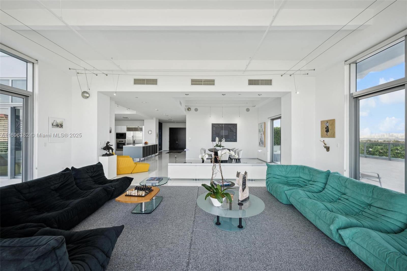 CHATHAM AT AQUA CONDO - Residential
