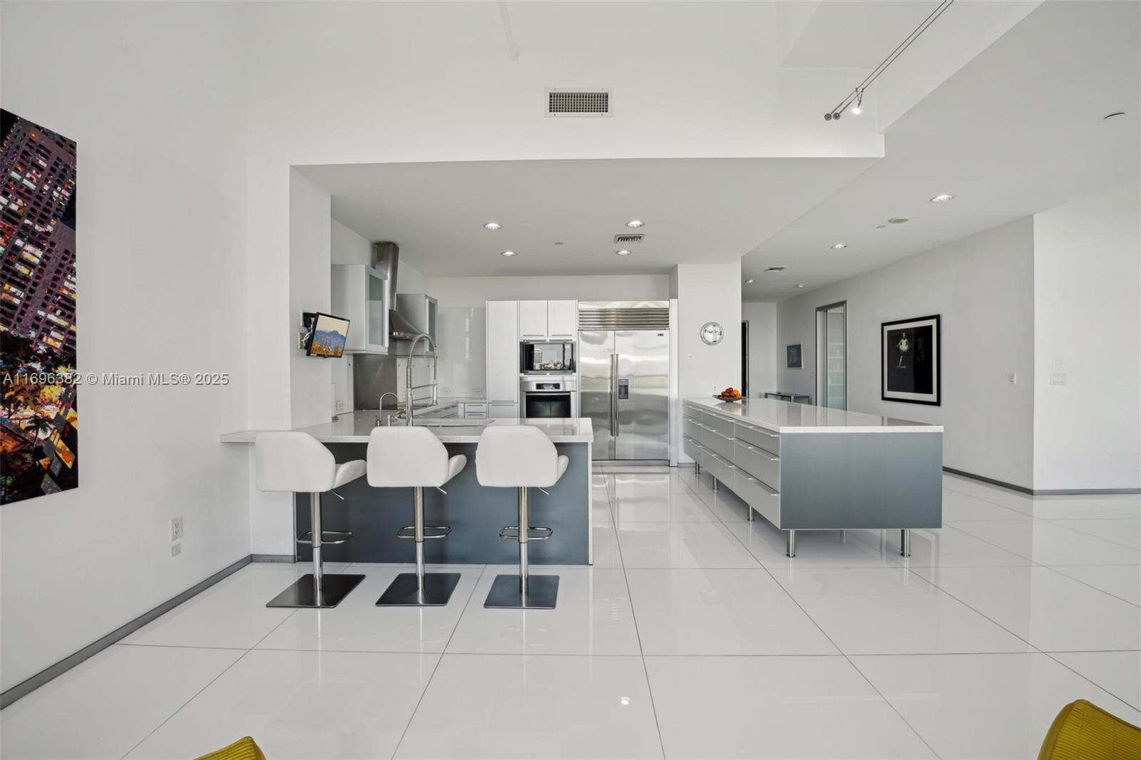 CHATHAM AT AQUA CONDO - Residential