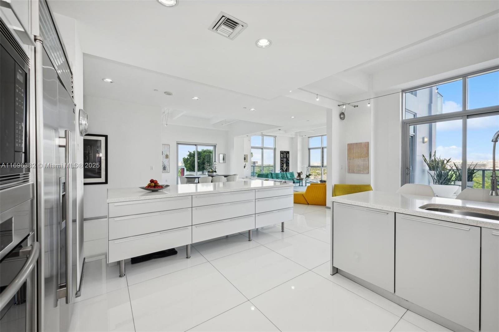 CHATHAM AT AQUA CONDO - Residential