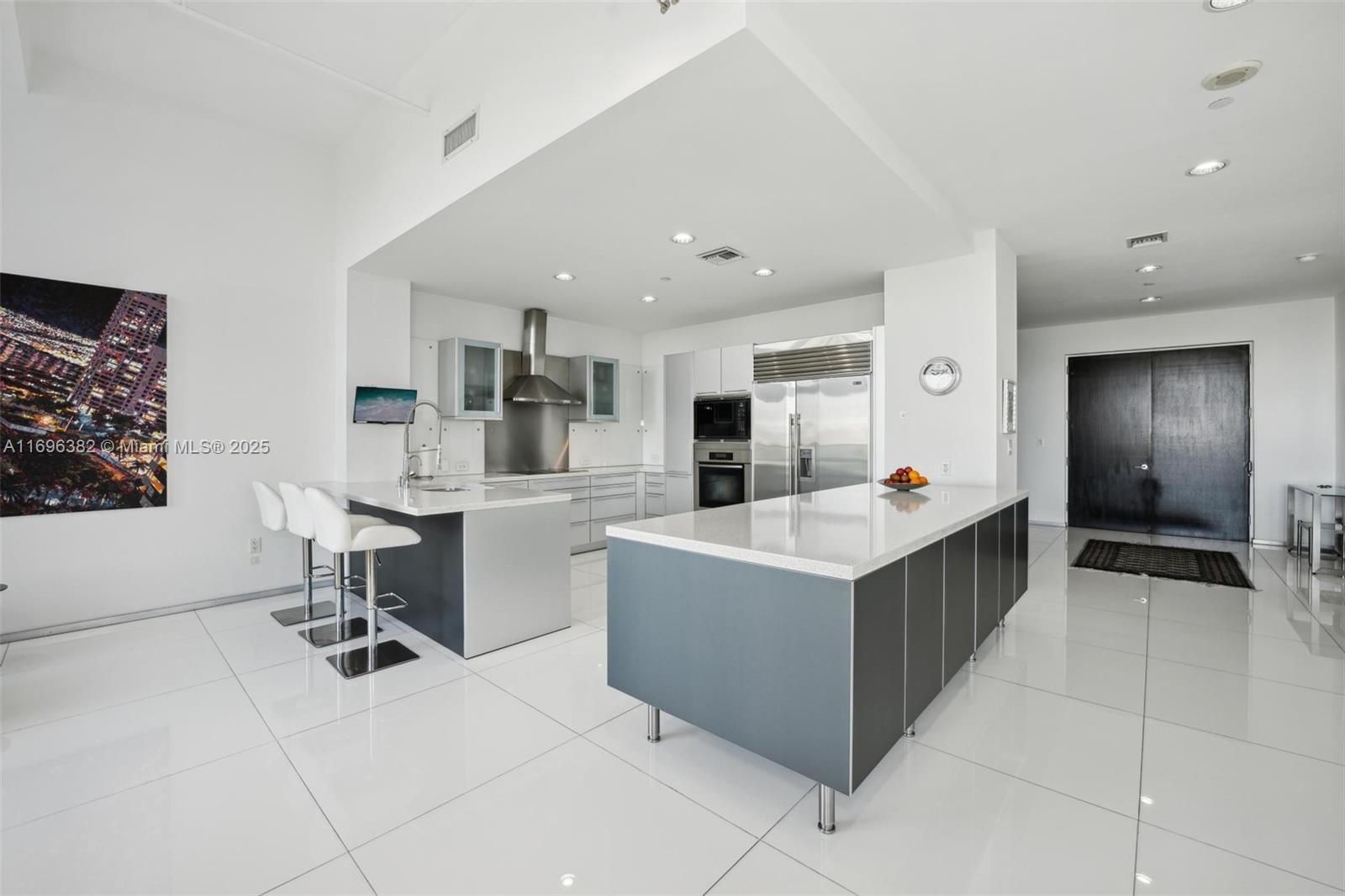 CHATHAM AT AQUA CONDO - Residential