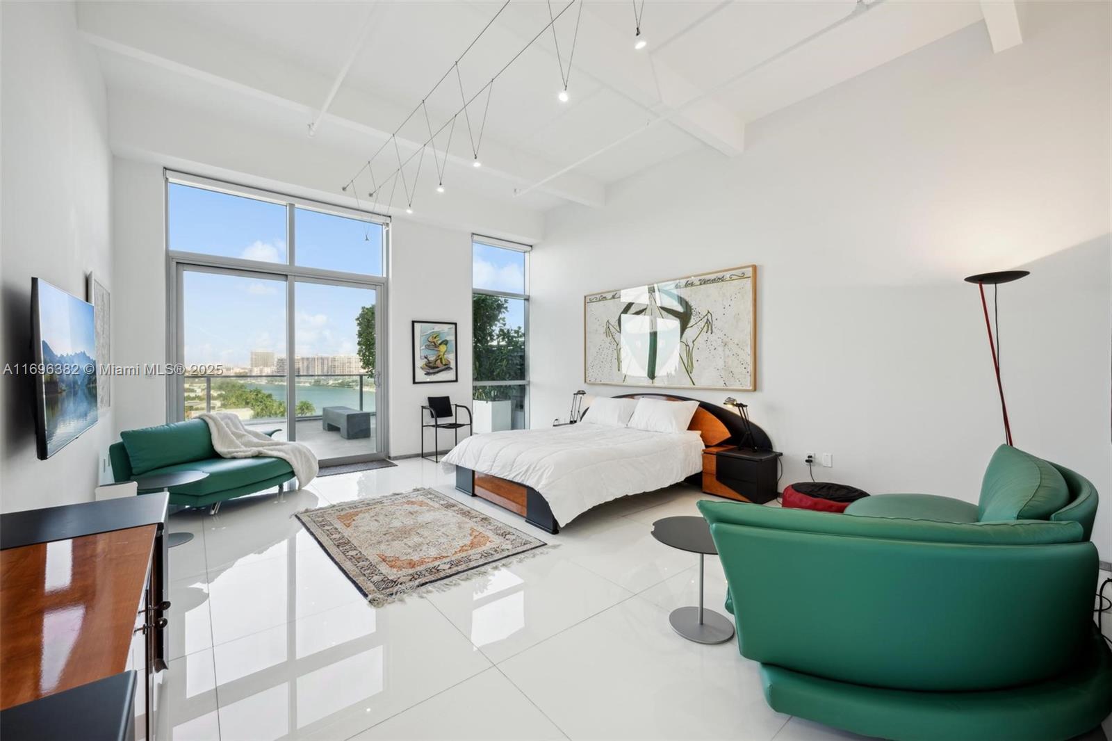 CHATHAM AT AQUA CONDO - Residential