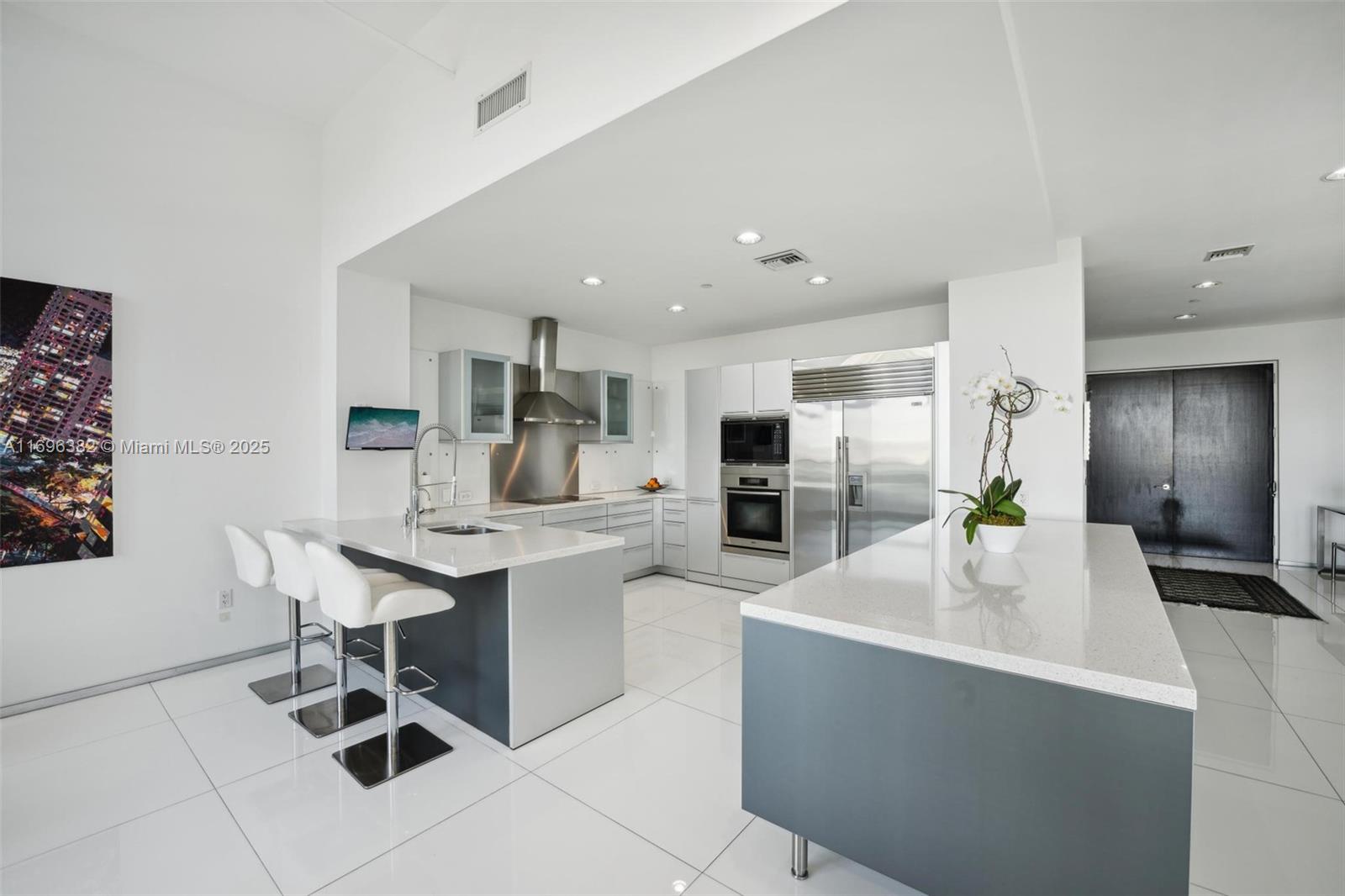 CHATHAM AT AQUA CONDO - Residential