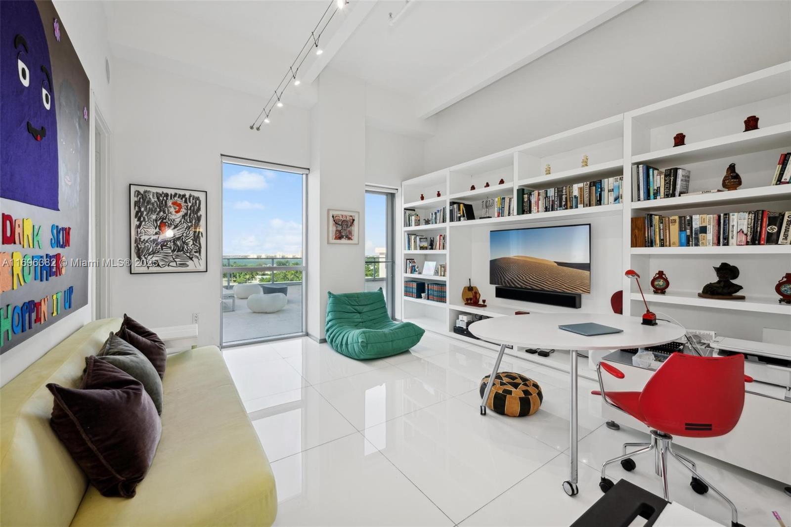 CHATHAM AT AQUA CONDO - Residential