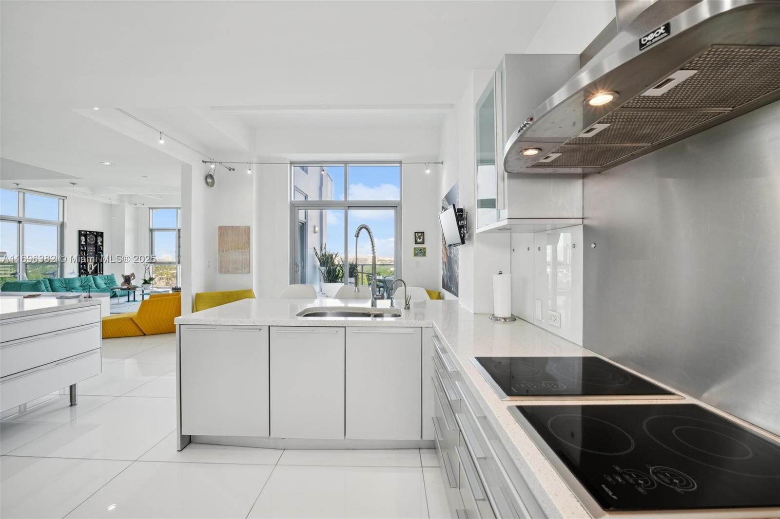 CHATHAM AT AQUA CONDO - Residential