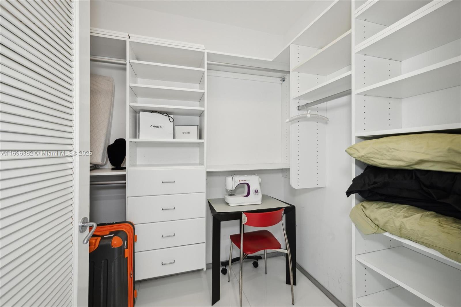CHATHAM AT AQUA CONDO - Residential