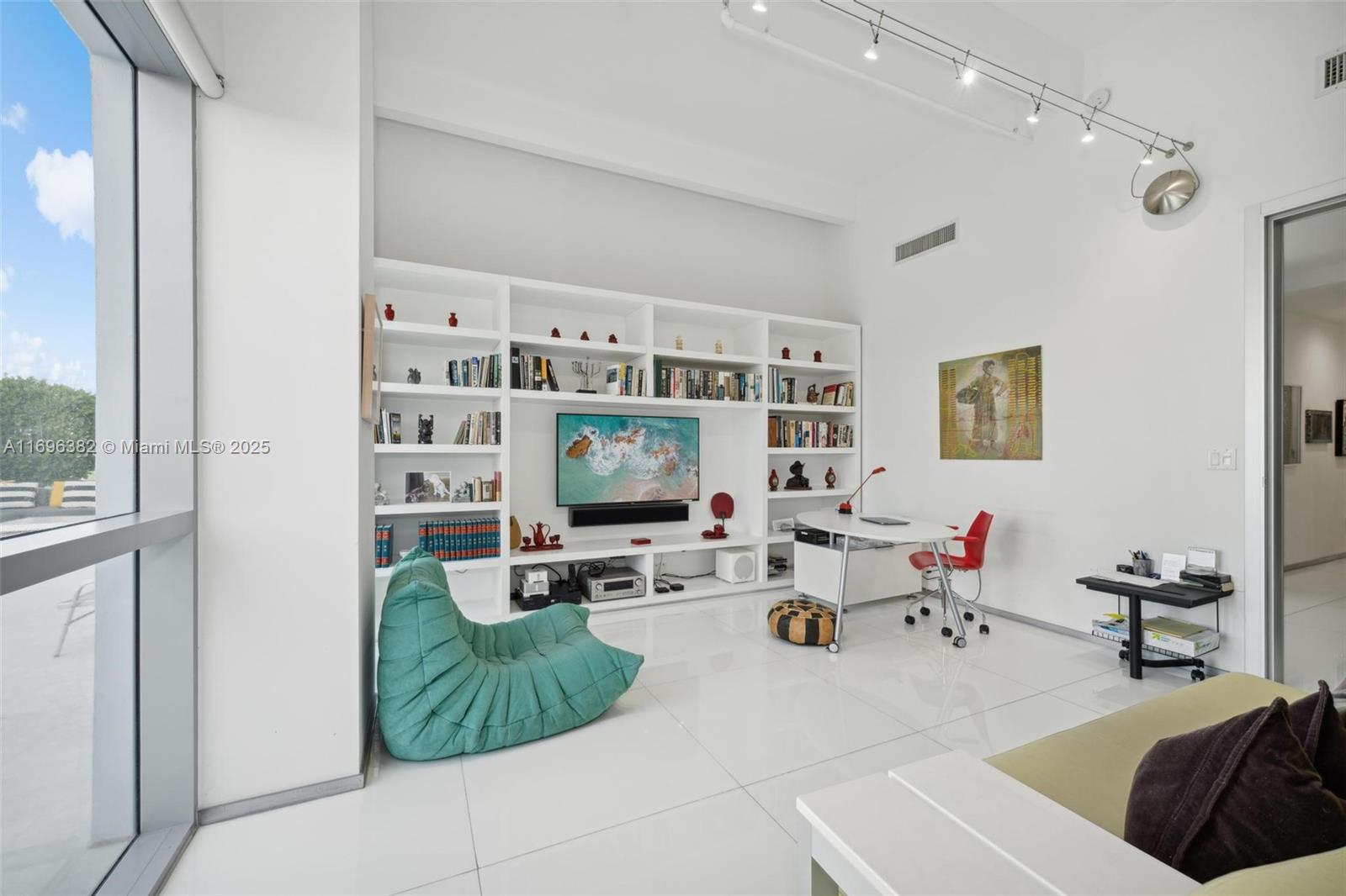 CHATHAM AT AQUA CONDO - Residential