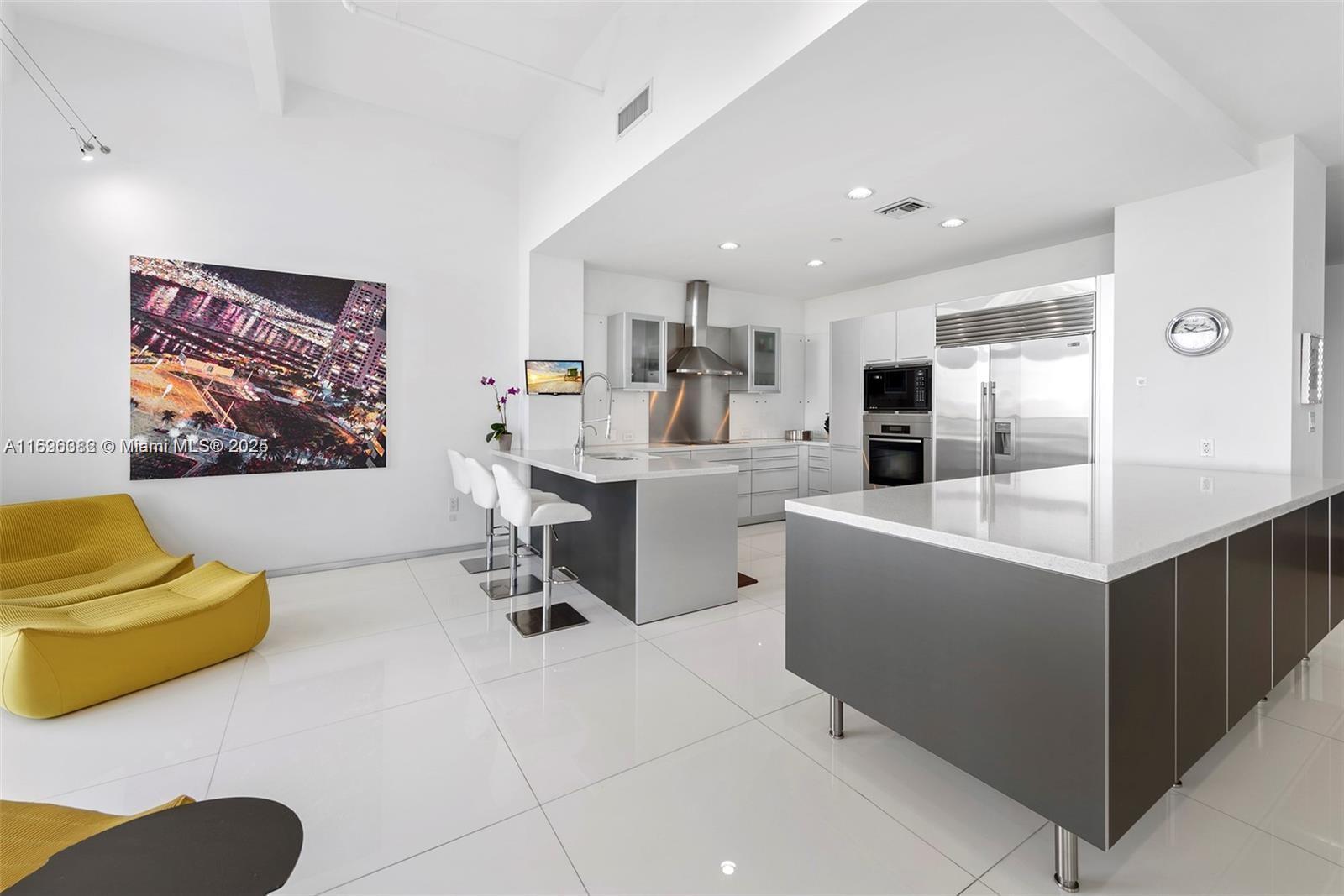 CHATHAM AT AQUA CONDO - Residential