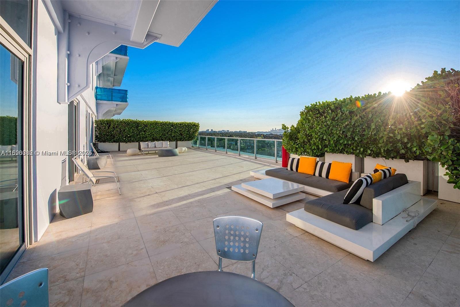 CHATHAM AT AQUA CONDO - Residential