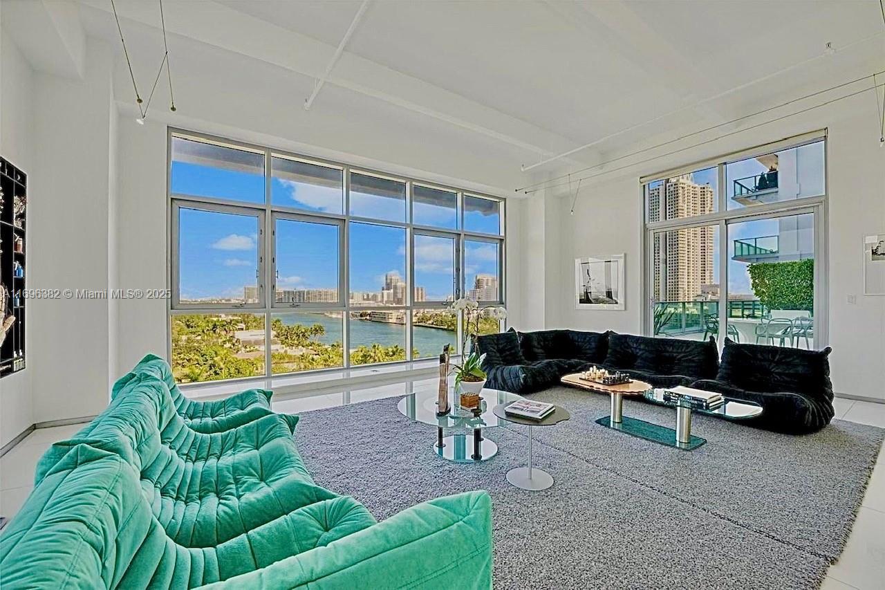 CHATHAM AT AQUA CONDO - Residential