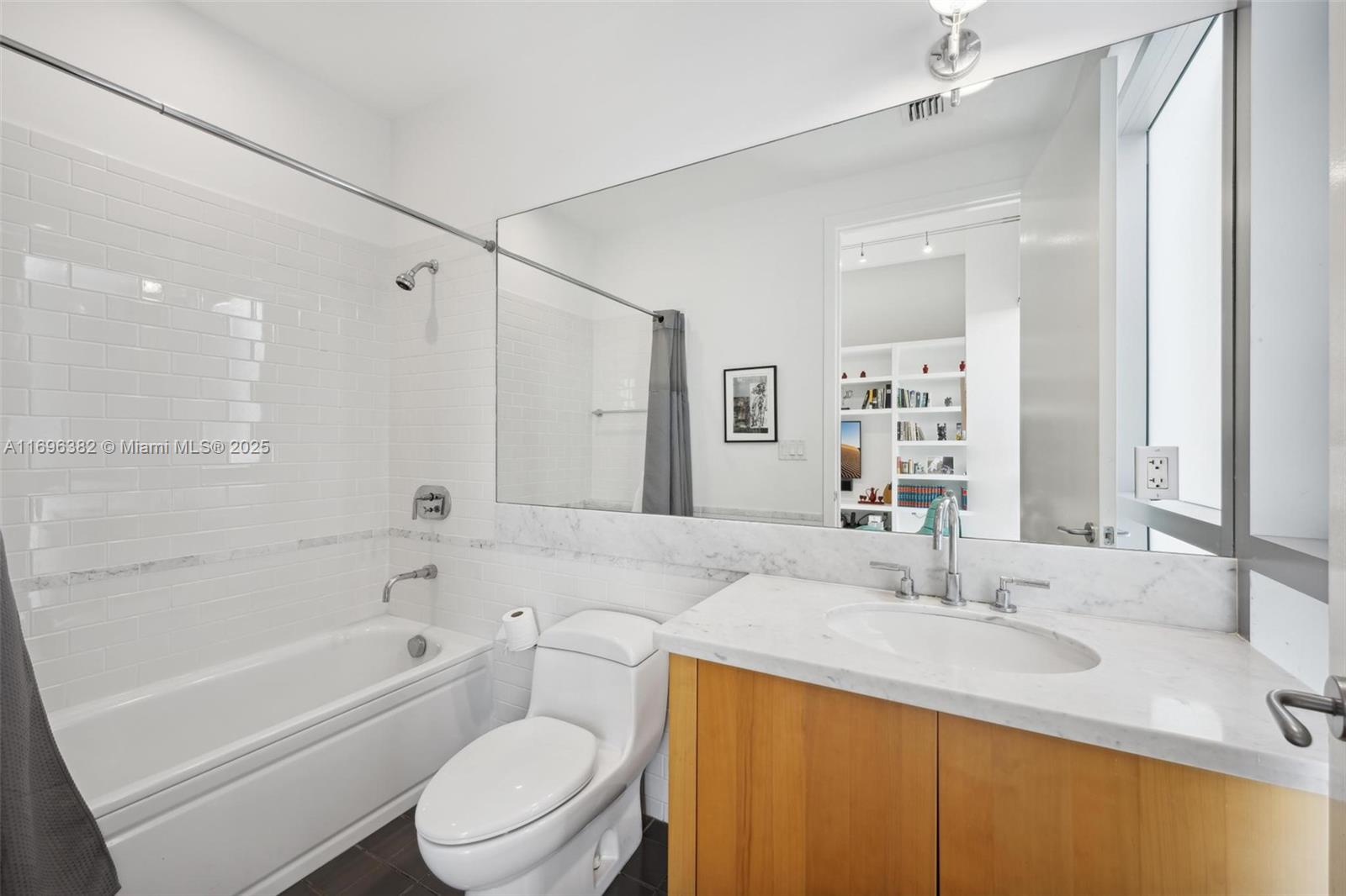 CHATHAM AT AQUA CONDO - Residential
