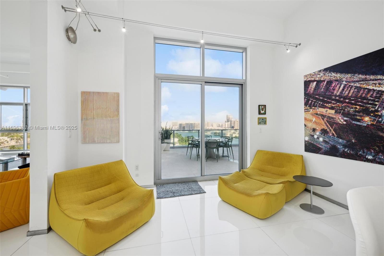 CHATHAM AT AQUA CONDO - Residential