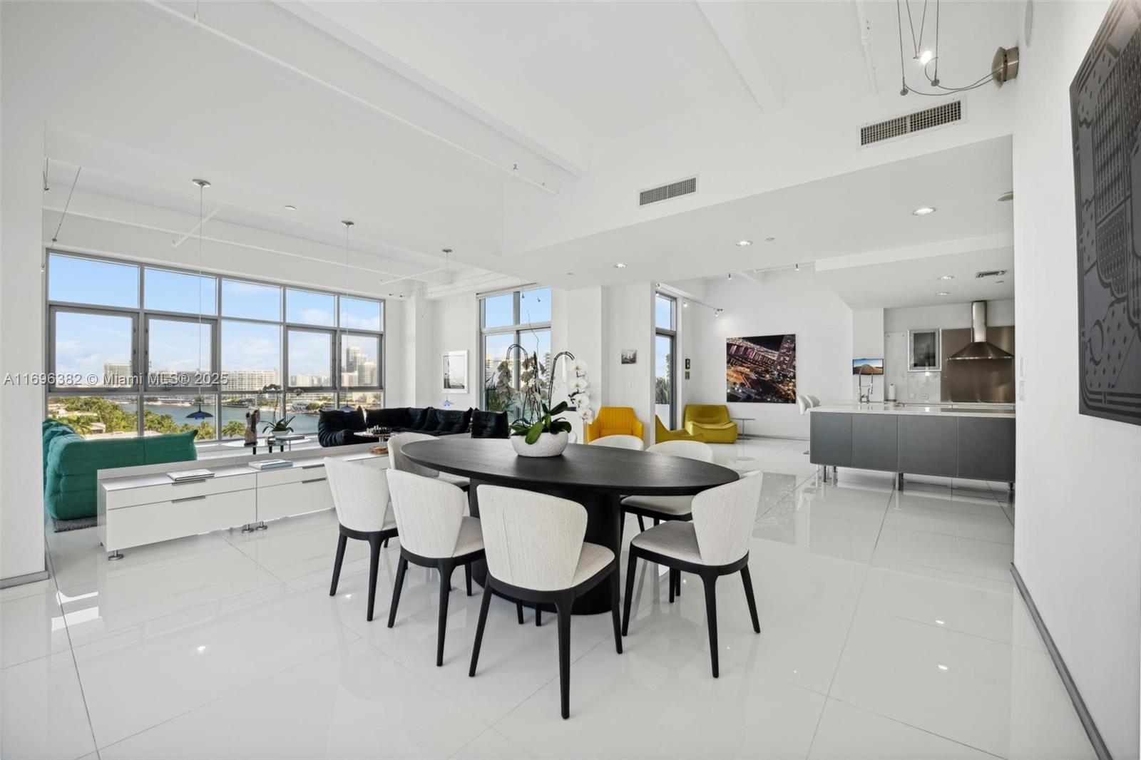 CHATHAM AT AQUA CONDO - Residential