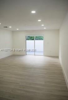 HOLLYWOOD LAWNS - Residential