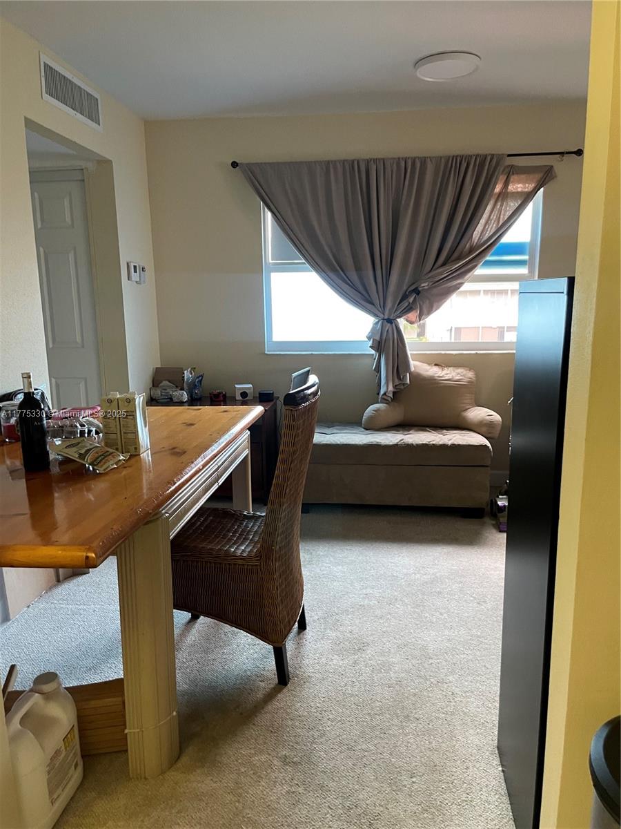 KINGS POINT SAXONY CONDOS - Residential