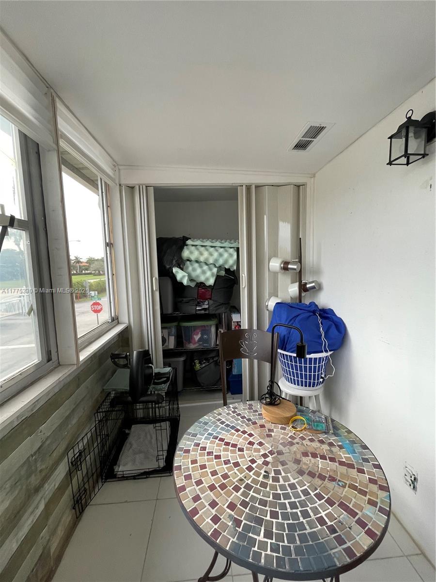 KINGS POINT SAXONY CONDOS - Residential