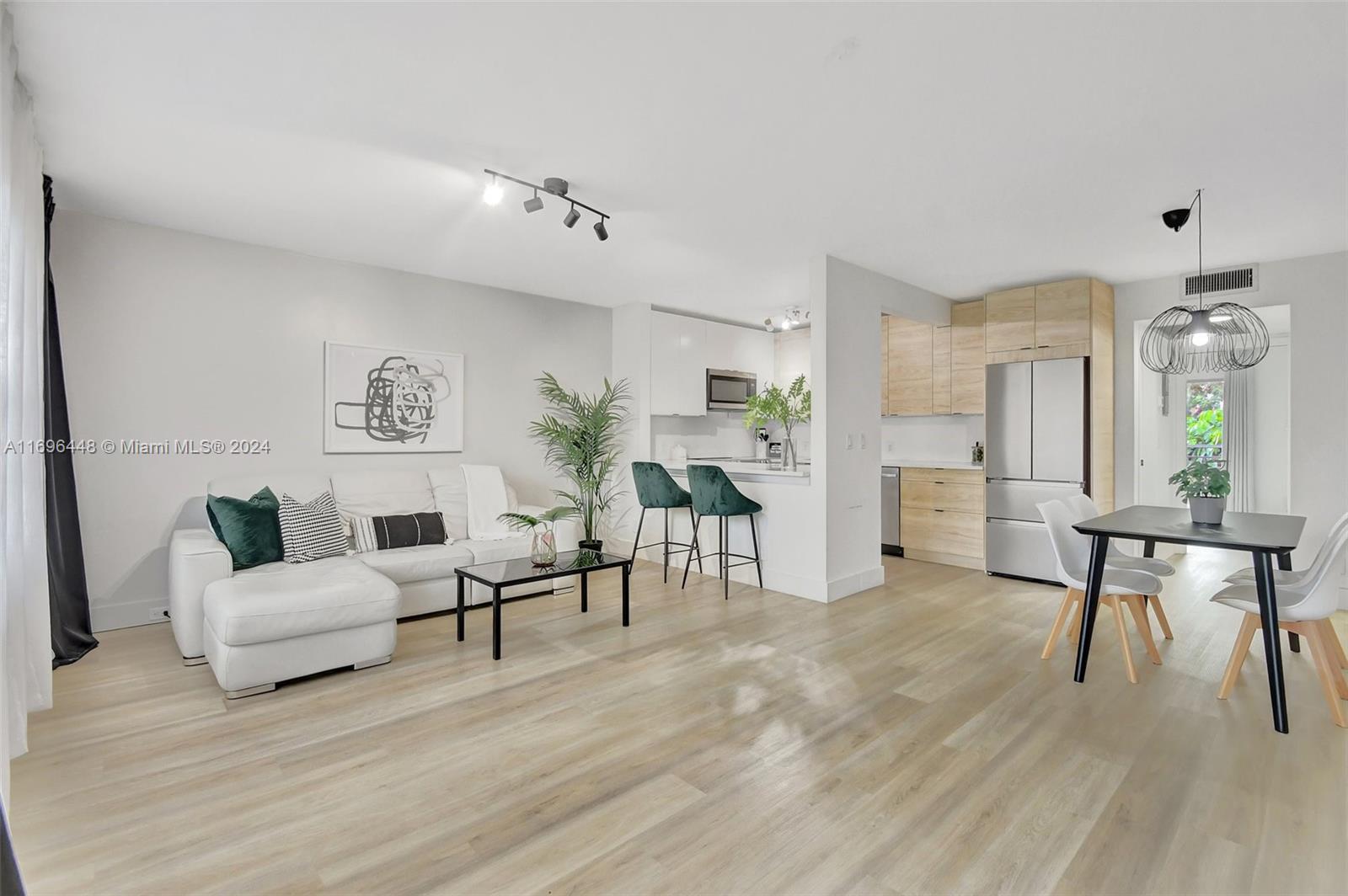 MANSFIELD AT CENTURY VILL - Residential