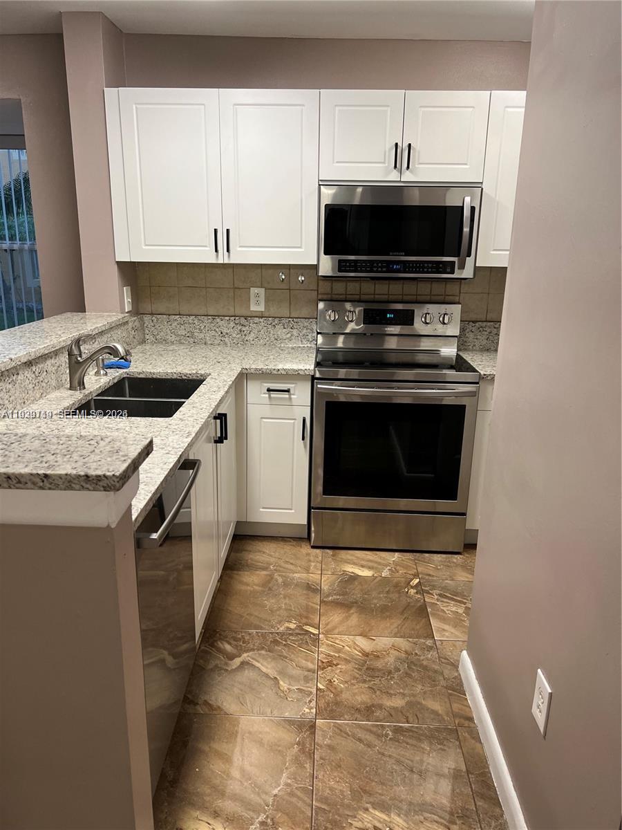 PALM LAKE CONDO - Residential