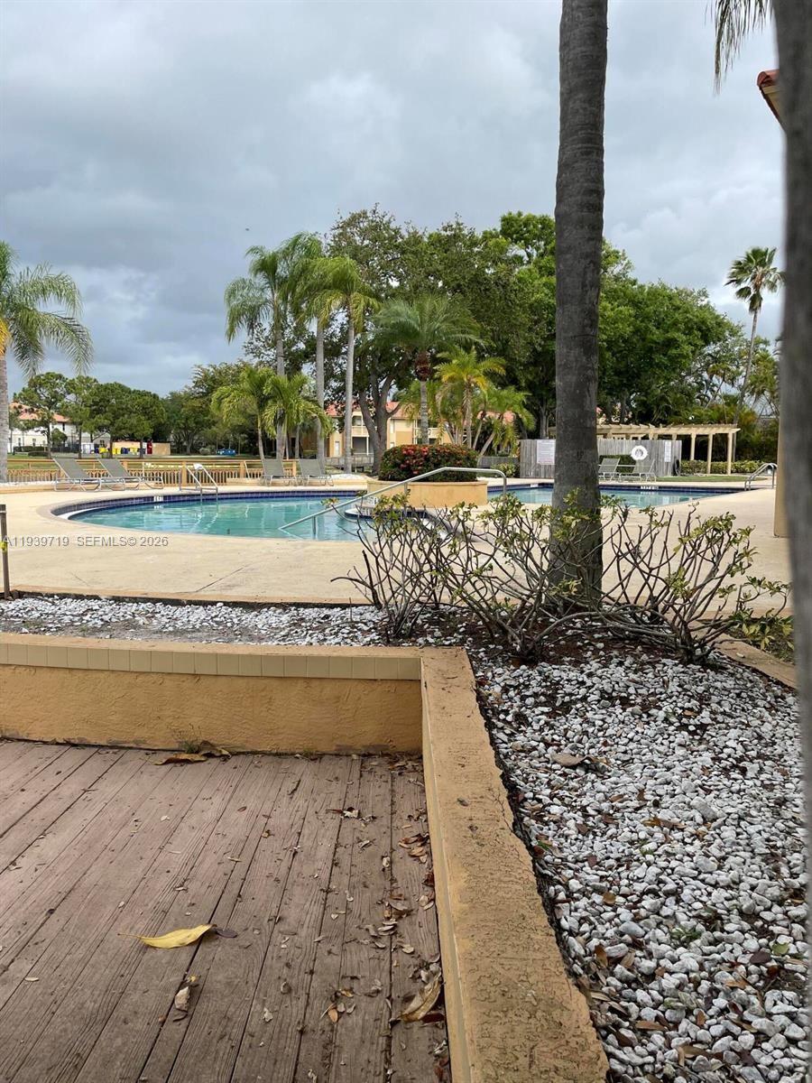 PALM LAKE CONDO - Residential