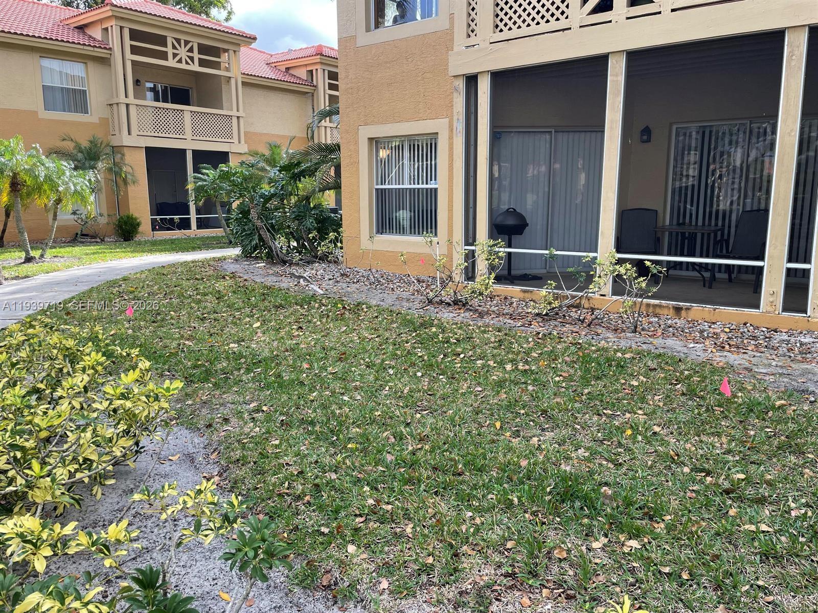 4767 Via Palm Lks 208