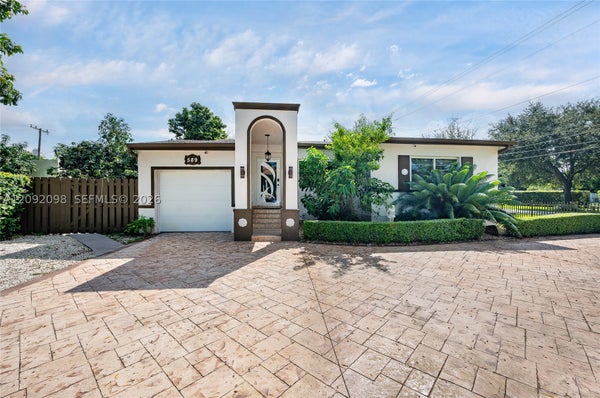 589 MILLER DR, MIAMI SPRINGS, FL 33166 - Image 0807fcb9f907f2370fd67ea8a805c4cd/17334377