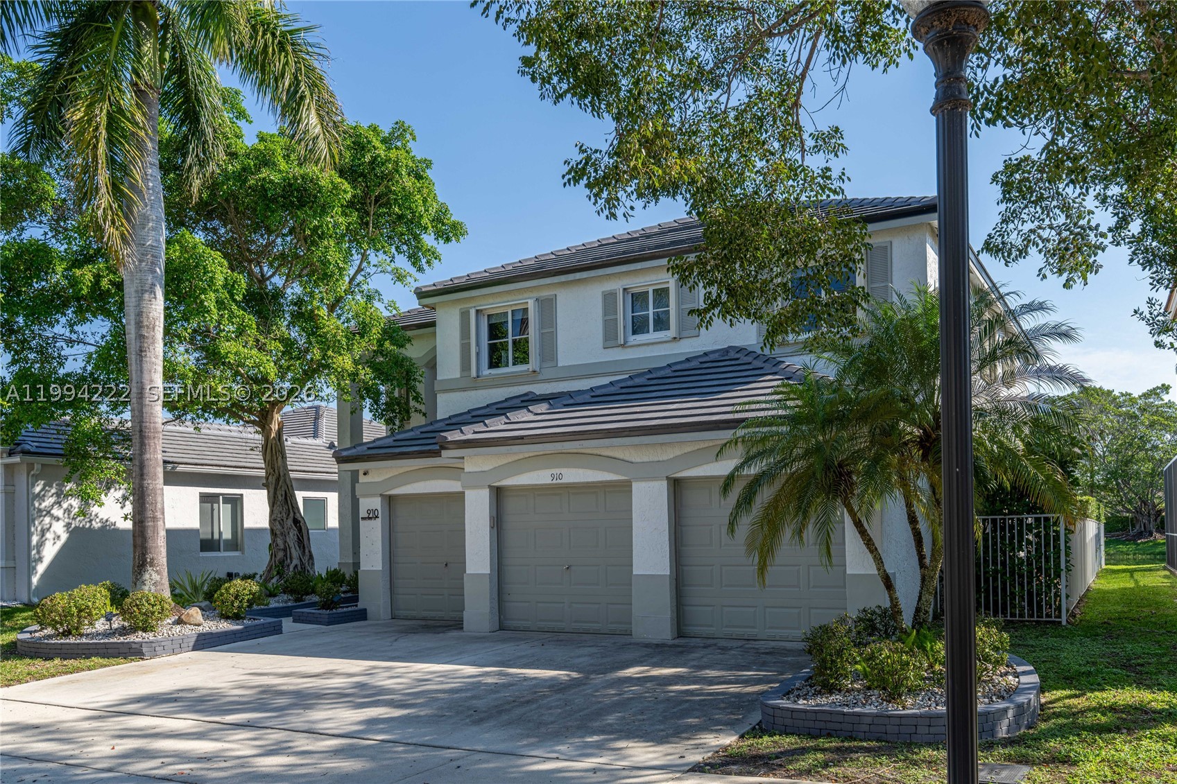 910 Sunflower Cir