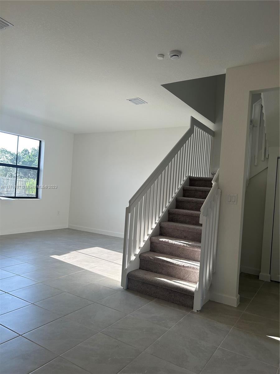 PINE ISLE - Residential Lease