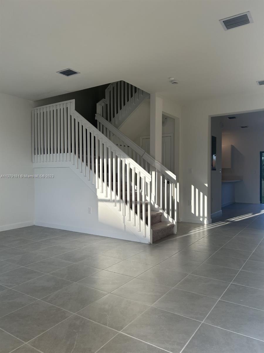 PINE ISLE - Residential Lease