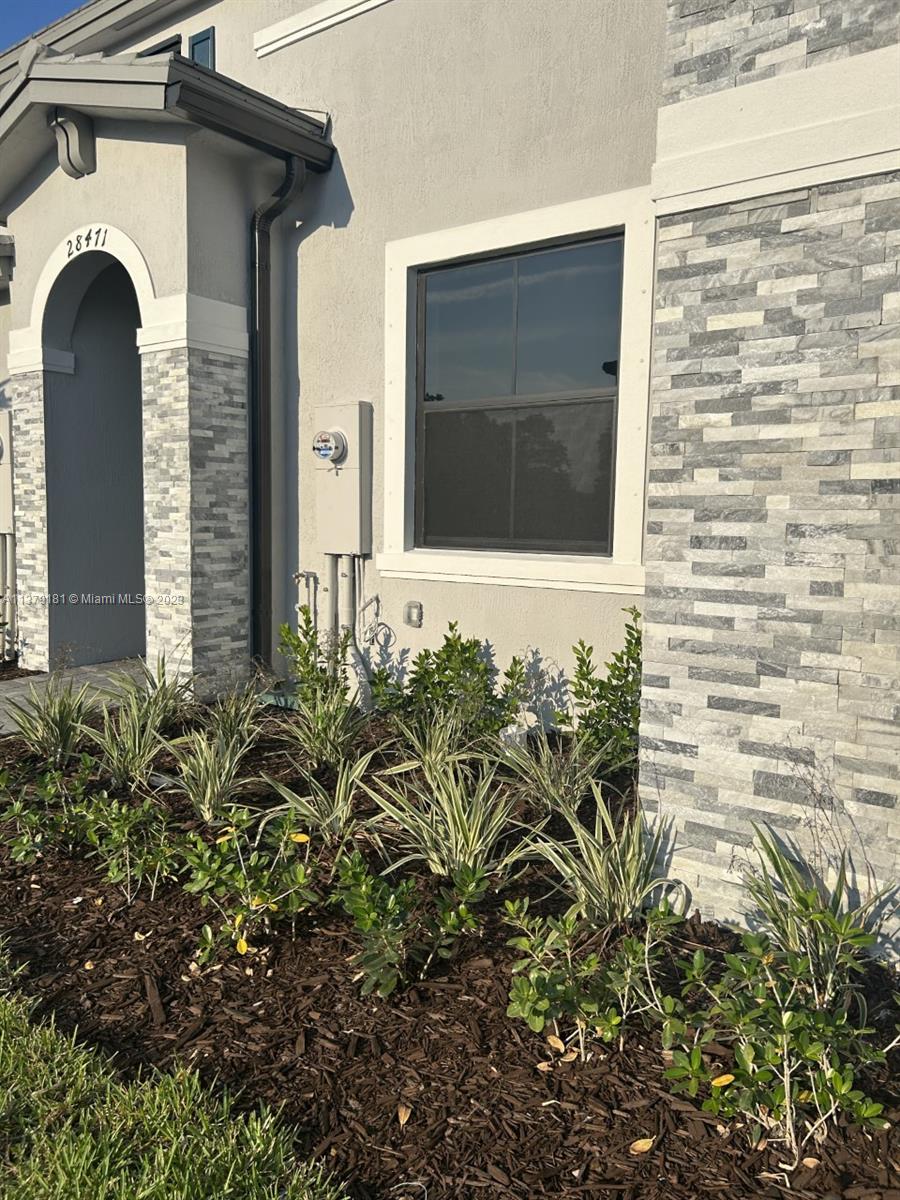 PINE ISLE - Residential Lease