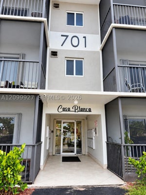 701 NE 1ST CT APT 210, HALLANDALE BEACH, FL 33009 - Image 080bc2e16bd9e39e63efa957cf1538aa/3186699540