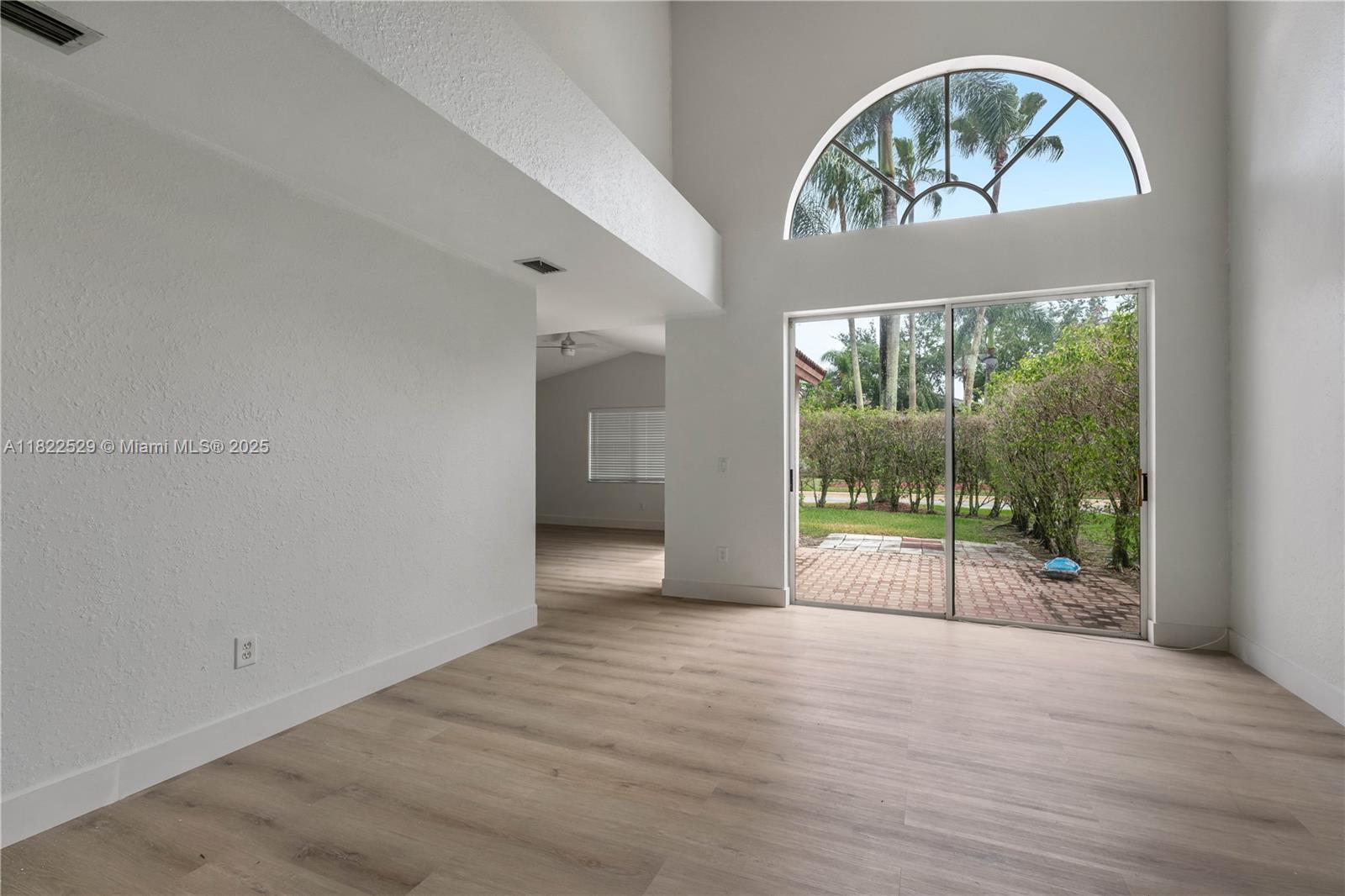 15857 Sw 16th St, Pembroke Pines, Miami-Dade County, Florida - 3 Bedrooms  
3 Bathrooms - 