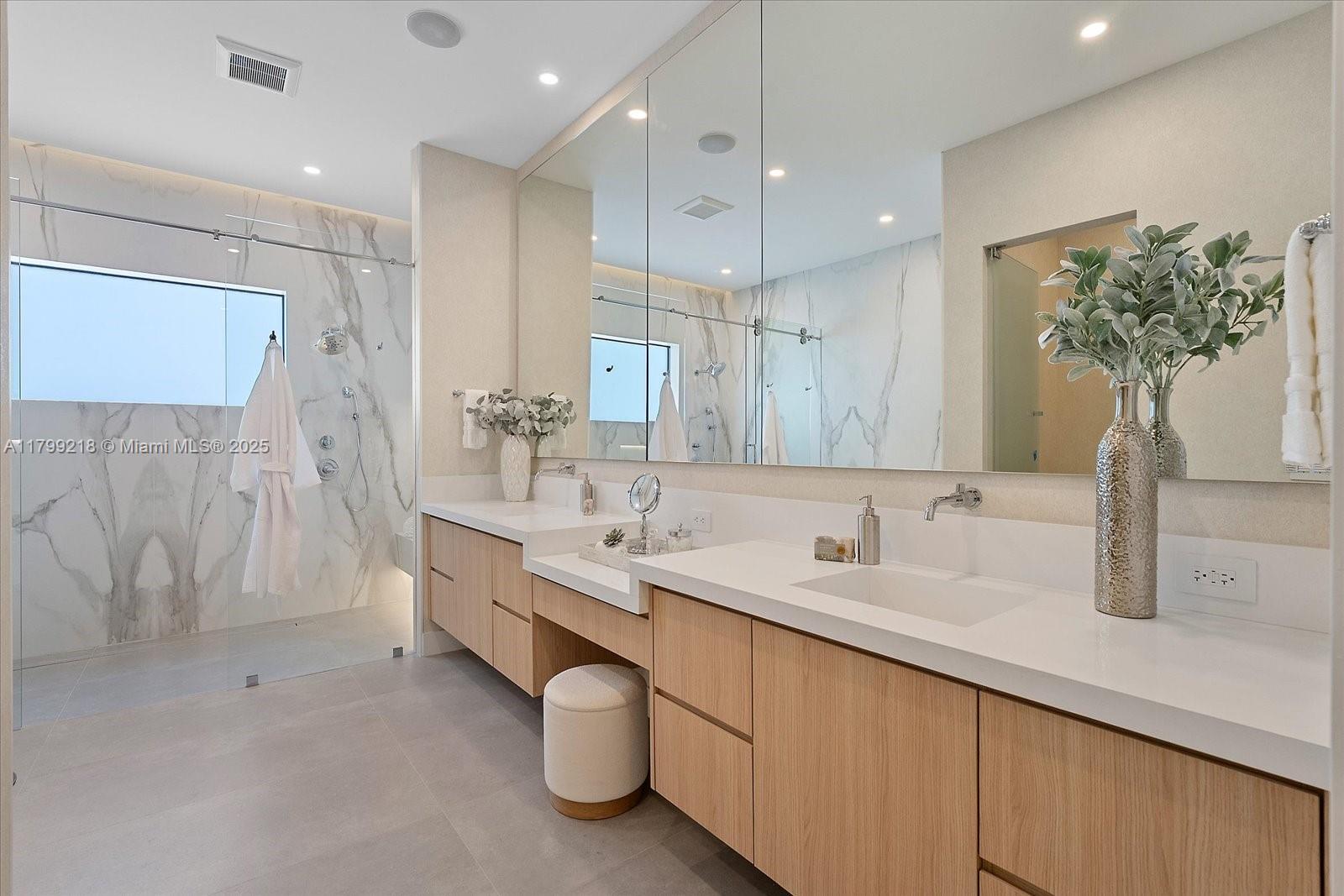 SUNILAND MANOR 1ST ADDN - Residential