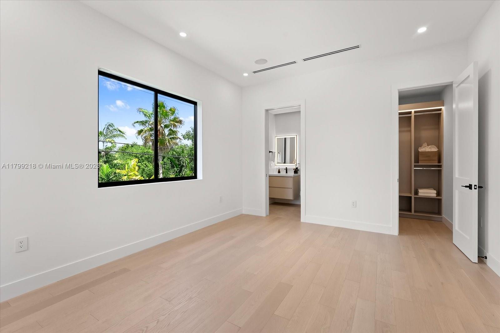 SUNILAND MANOR 1ST ADDN - Residential
