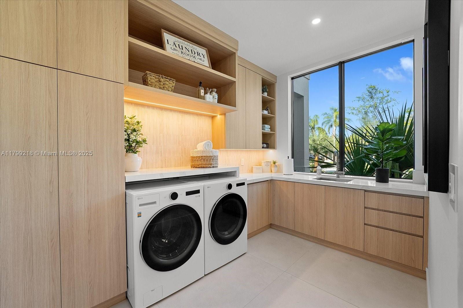 SUNILAND MANOR 1ST ADDN - Residential