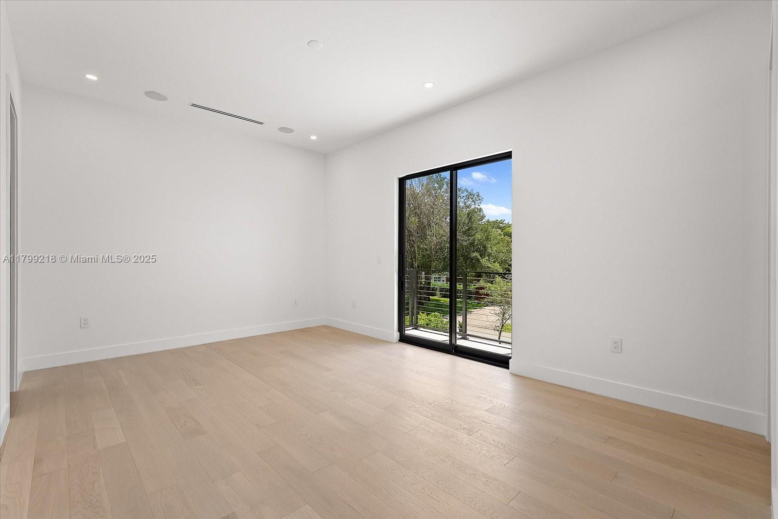 SUNILAND MANOR 1ST ADDN - Residential