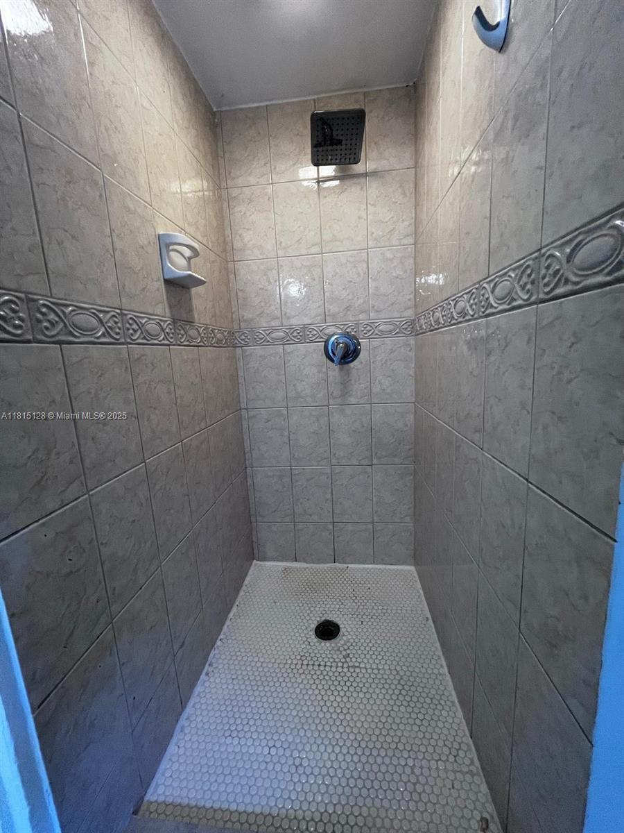 NORMANDY WATERWAY SUB - Residential Lease