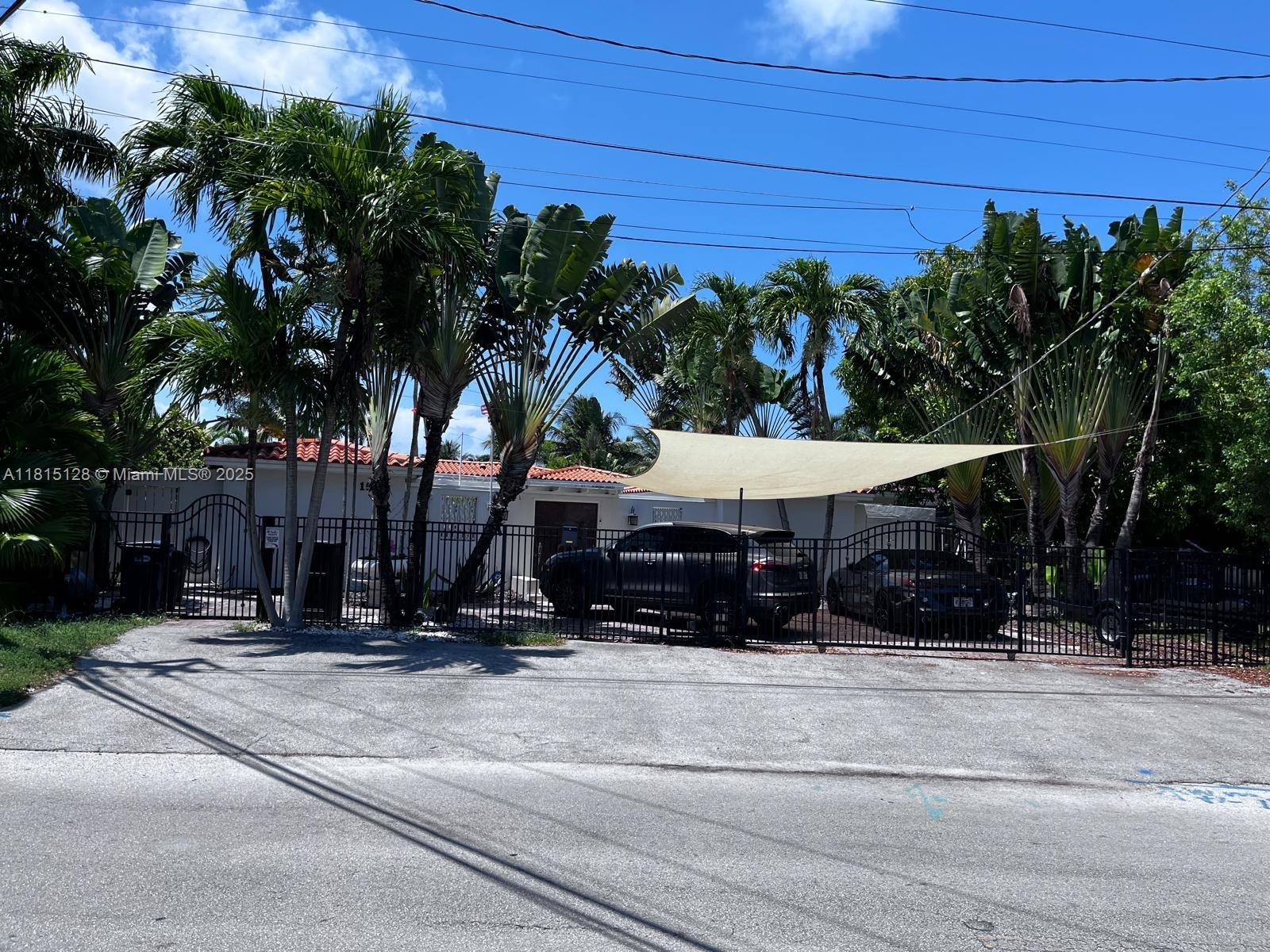 Rental Property at 1501 Calais Dr B, Miami Beach, Miami-Dade County, Florida - Bedrooms: 1 
Bathrooms: 1  - $1,750 MO.