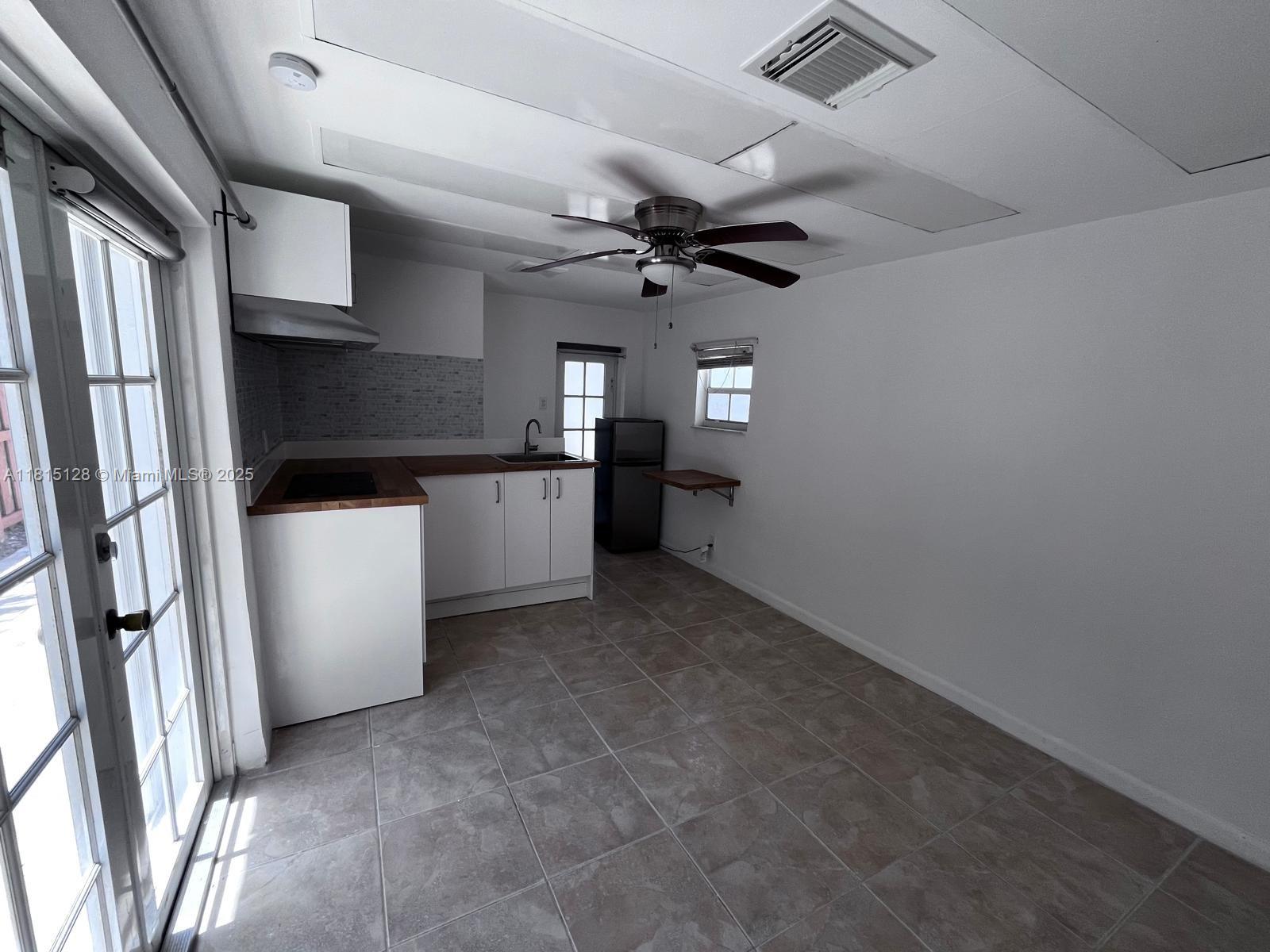 NORMANDY WATERWAY SUB - Residential Lease