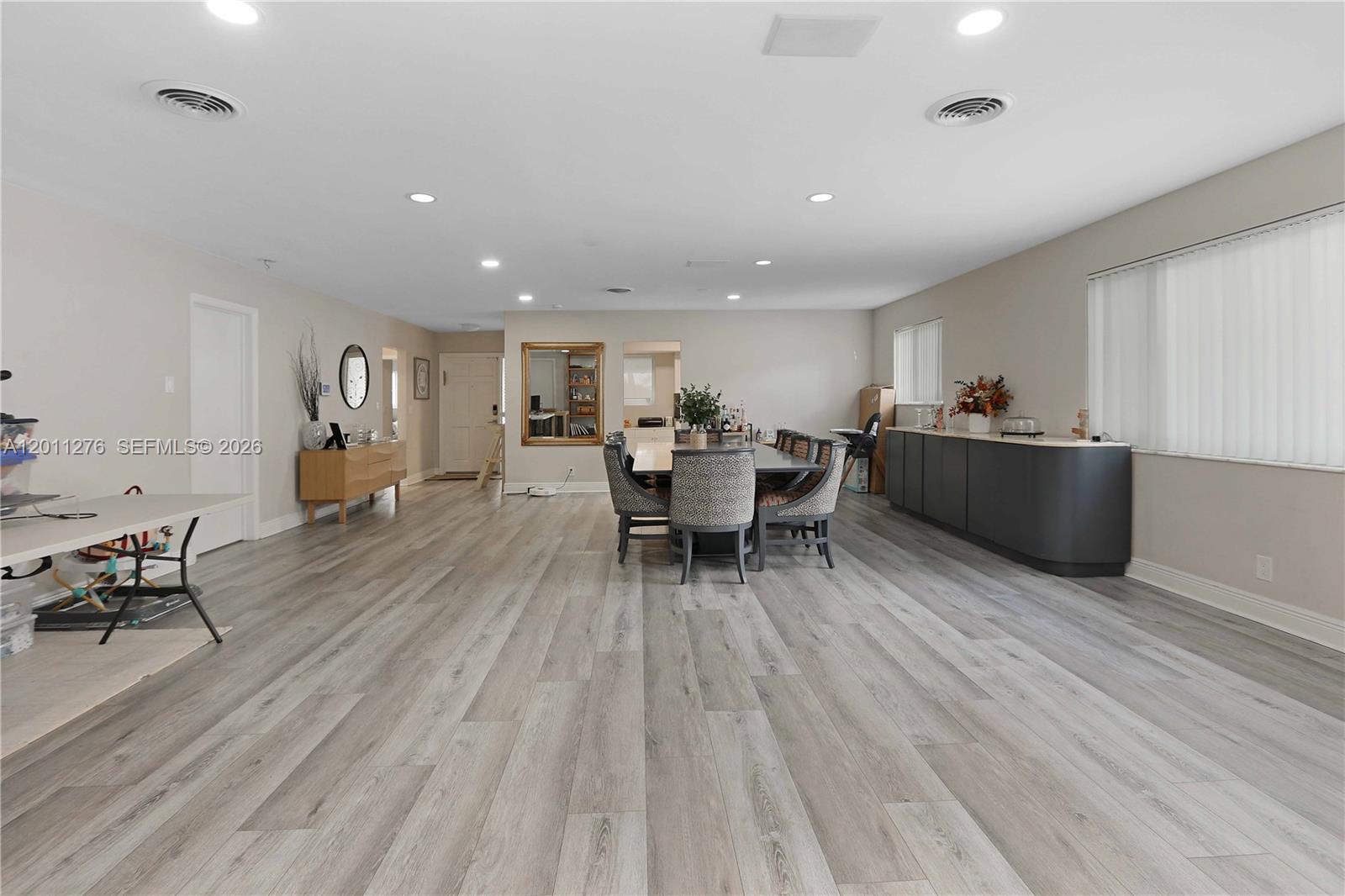 HOLLYWOOD LAKES SECTION - Residential