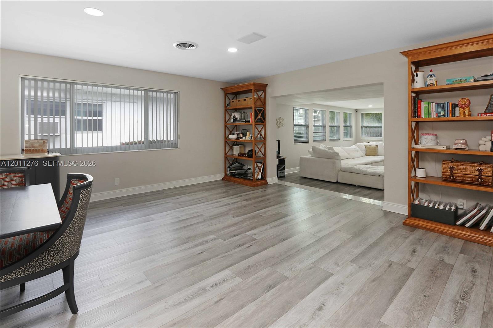 HOLLYWOOD LAKES SECTION - Residential