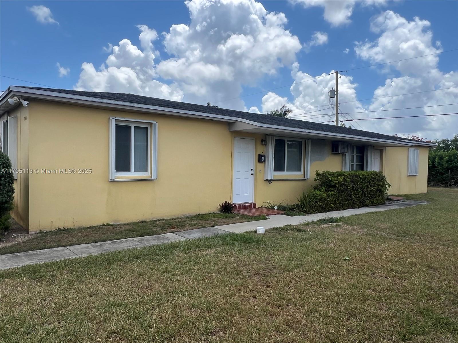17962 Sw 296th St A, Homestead, Miami-Dade County, Florida - 2 Bedrooms  
1 Bathrooms - 